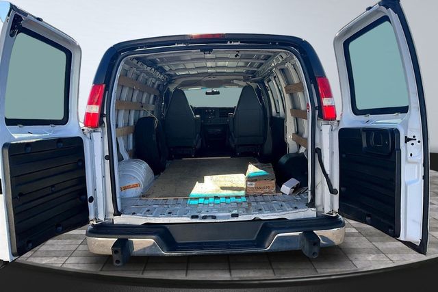 2018 GMC Savana Cargo Van RWD 2500 135" - 23009757 - 30