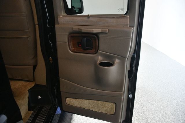 2018 GMC Savana Cargo Van RWD 2500 155" - 22982754 - 26