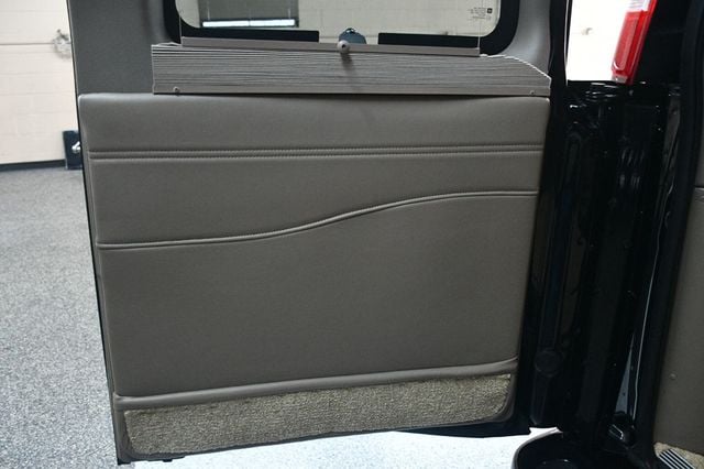 2018 GMC Savana Cargo Van RWD 2500 155" - 22982754 - 29