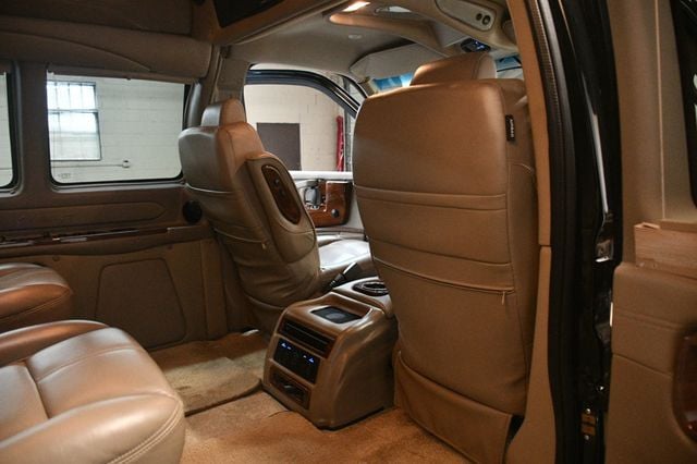 2018 GMC Savana Cargo Van RWD 2500 155" - 22982754 - 36