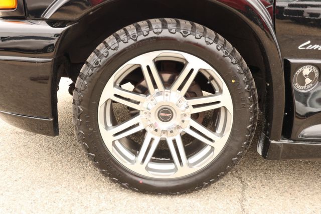 2018 GMC Savana Cargo Van RWD 2500 155'' w/ Major Explorer Conversions & Seating for 7 - 23004644 - 8