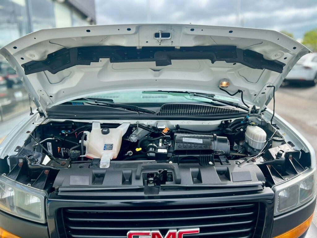 2018 Gmc Savana Cargo 3500 photo 9