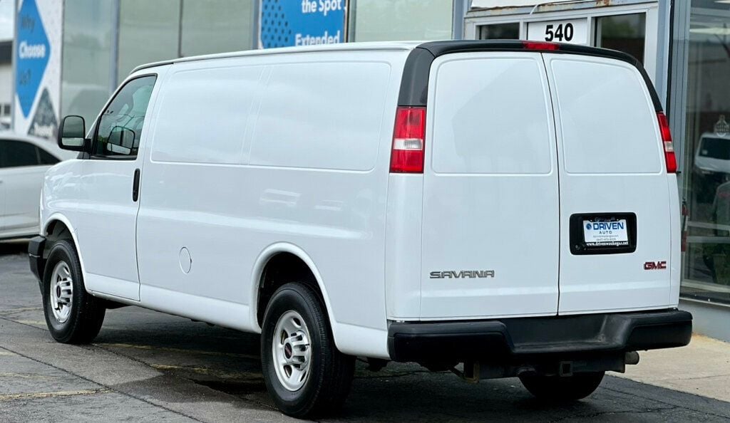 2018 Gmc Savana Cargo 3500 photo 2