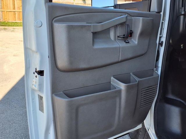 2018 GMC Savana Commercial Cutaway 3500 Van 159" - 22900817 - 16