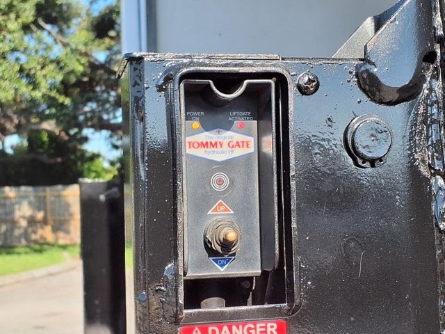 2018 GMC Savana Commercial Cutaway 3500 Van 159" - 22900817 - 25