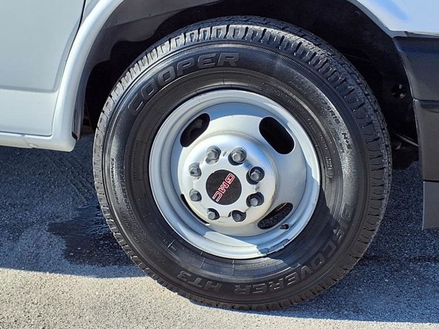 2018 GMC Savana Commercial Cutaway 3500 Van 159" - 22900817 - 38