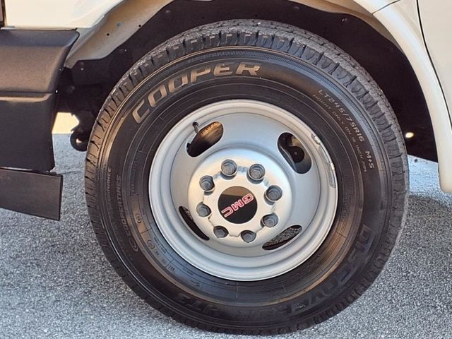 2018 GMC Savana Commercial Cutaway 3500 Van 159" - 22900817 - 46