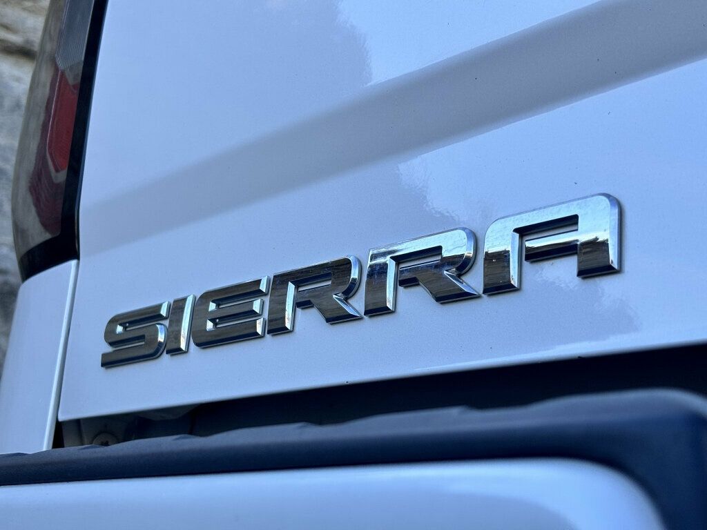 2018 GMC Sierra 1500 4WD Crew Cab 143.5" Denali - 23101512 - 10
