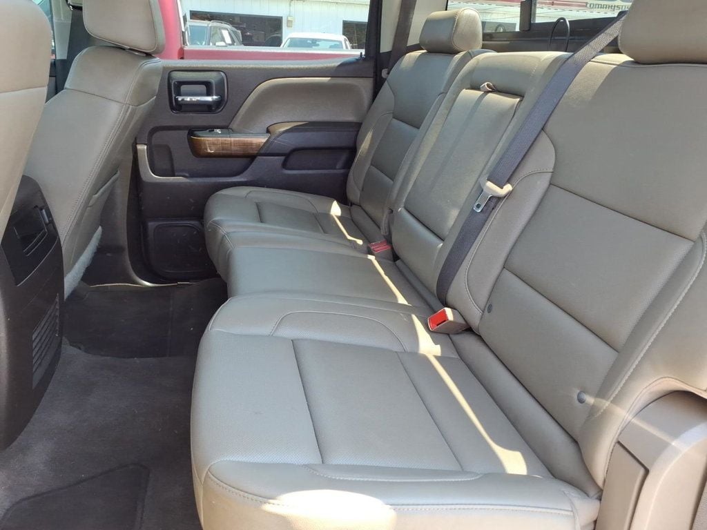 2018 GMC Sierra 1500 SLT Pickup 4D 5 3/4 ft - 23057659 - 11