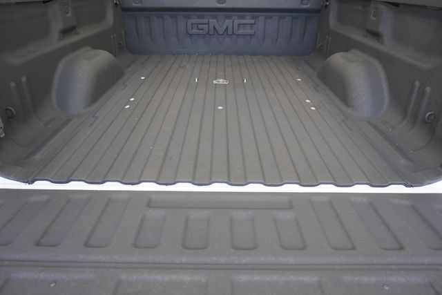 2018 GMC Sierra 2500HD 4WD Crew Cab 153.7" SLT - 23031174 - 25
