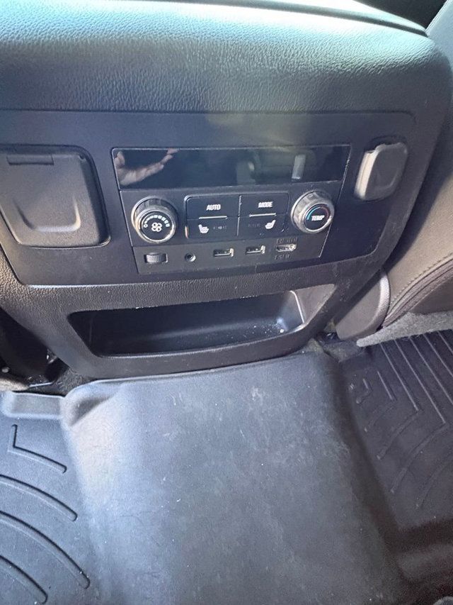 2018 GMC Yukon 4WD 4dr Denali - 23001883 - 9