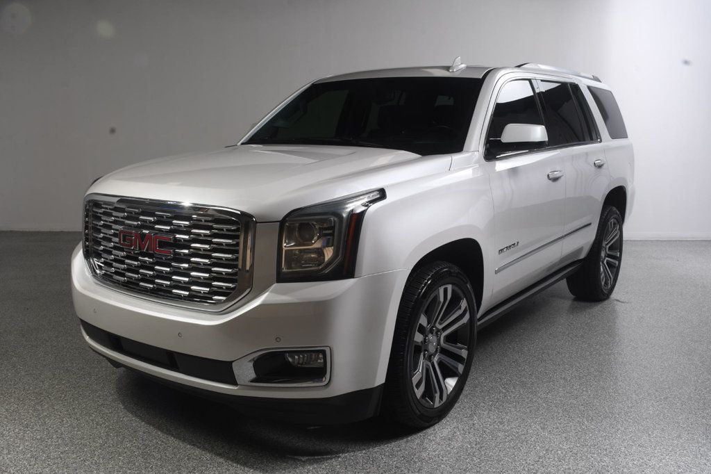 GMC Yukon photo 2