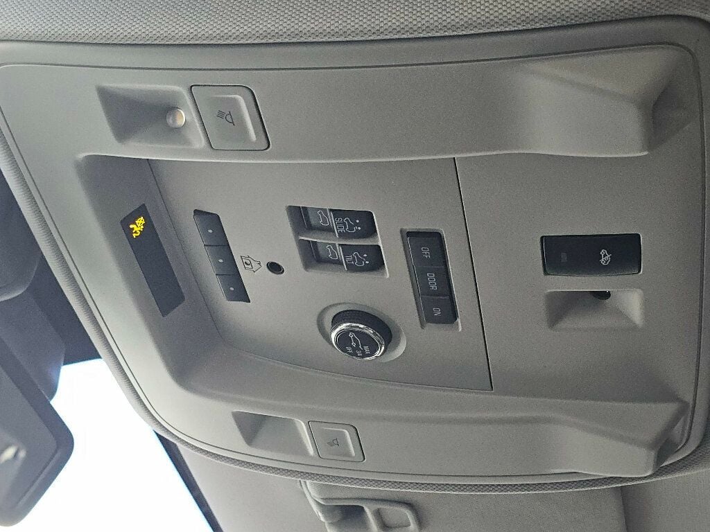 2018 GMC Yukon 4WD 4dr Denali - 22946199 - 37