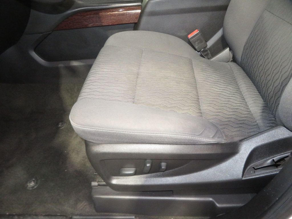 2018 GMC Yukon 4WD 4dr SLE - 23062685 - 19