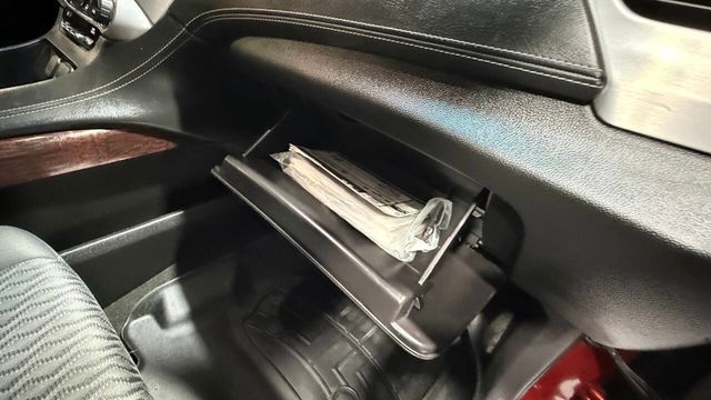 2018 GMC Yukon 4WD 4dr SLE - 22962744 - 35