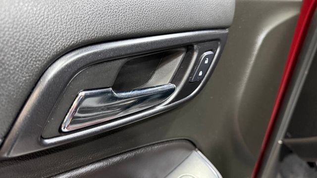 2018 GMC Yukon 4WD 4dr SLE - 22962744 - 45