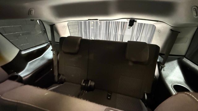 2018 GMC Yukon 4WD 4dr SLE - 22962744 - 50