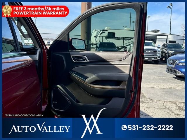 2018 GMC Yukon Denali Sport Utility 4D - 22986176 - 17