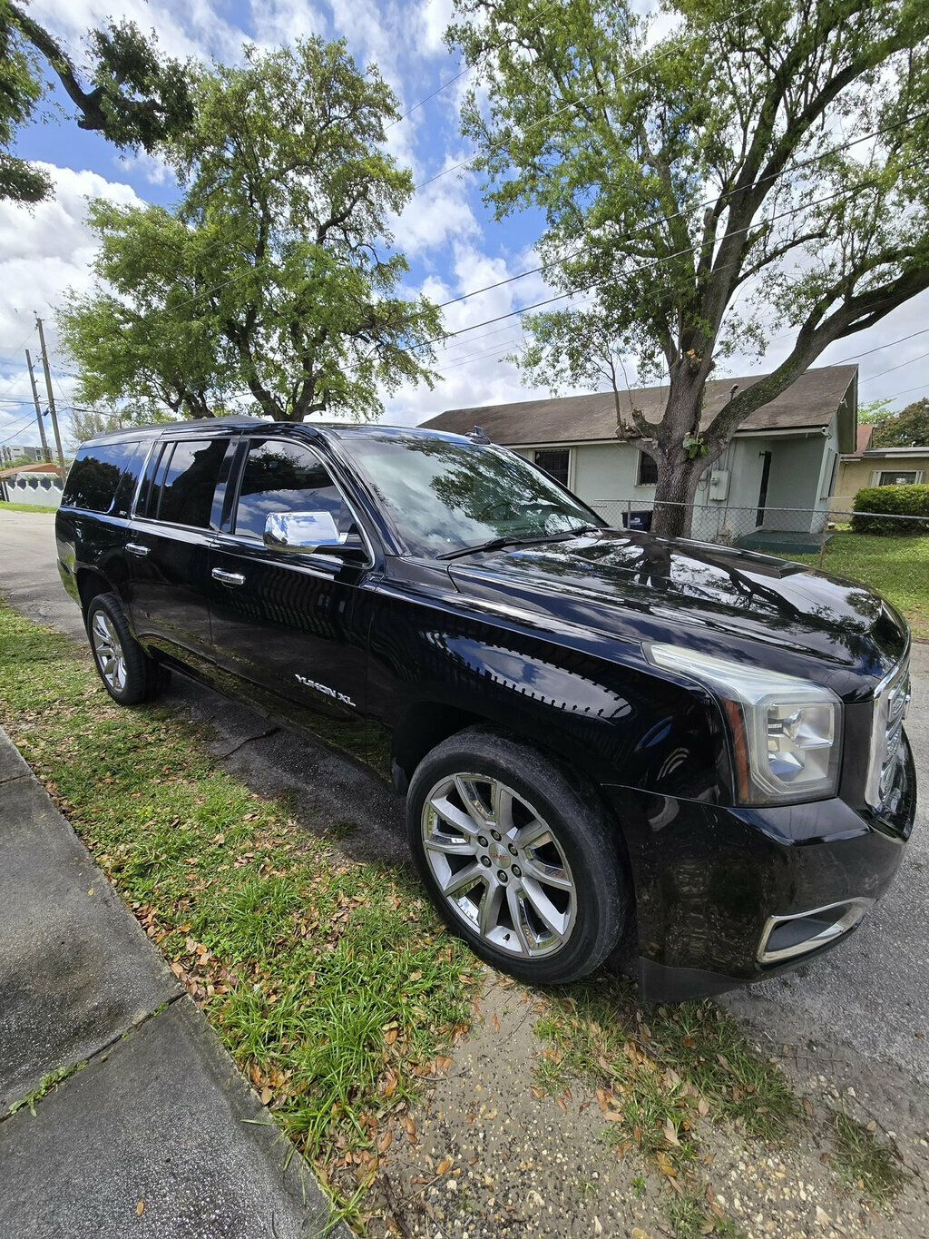 2018 GMC Yukon XL 2WD 4dr SLT - 23011810 - 1