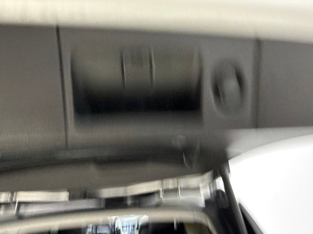 2018 GMC Yukon XL 4WD 4dr SLT - 23053396 - 32