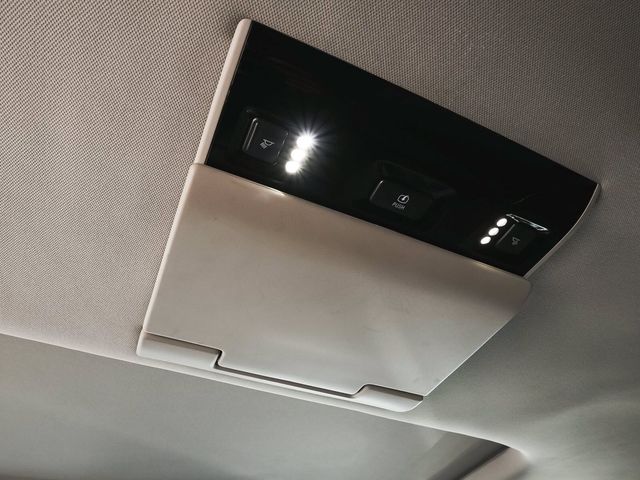 2018 GMC Yukon XL SLT - 23084774 - 40