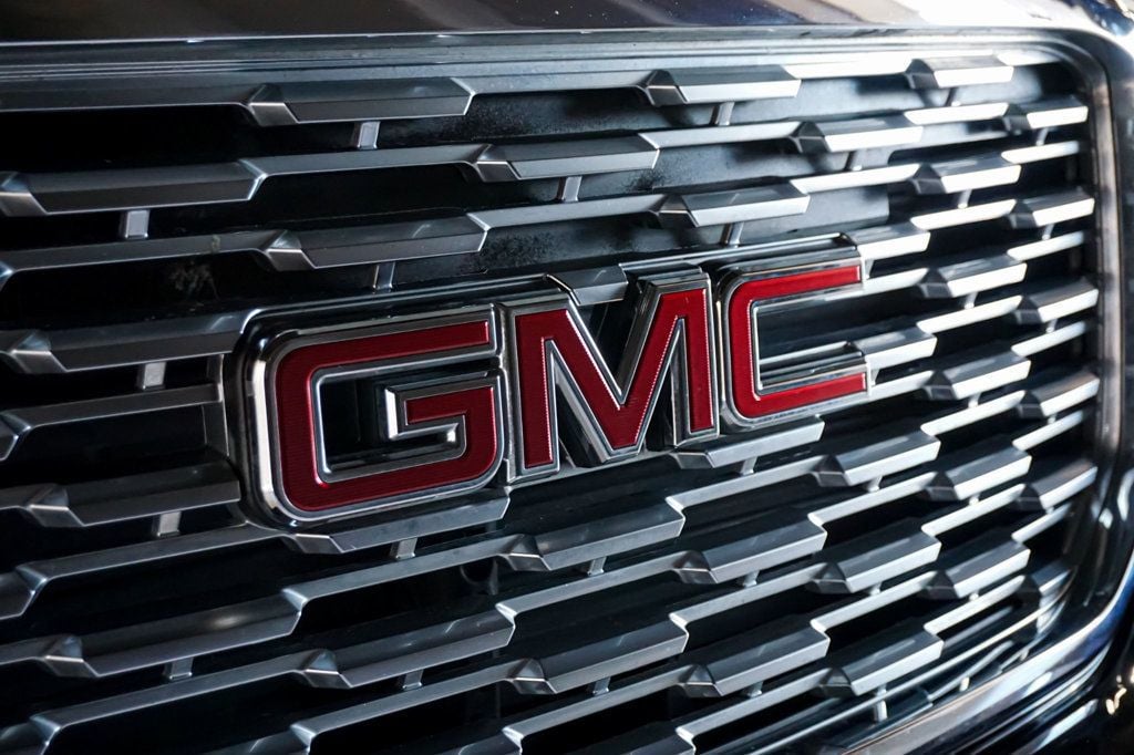 2018 GMC Yukon XL *Yukon XL Denali* *4WD* *Black/Black* *Nav/DVD* - 22973142 - 71