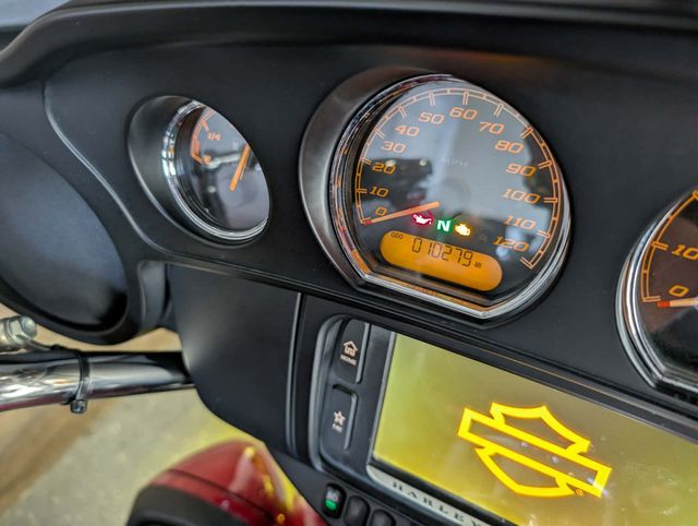 2018 Harley-Davidson FLHTCUTG Triglide Ultra One Owner! - 23018442 - 9