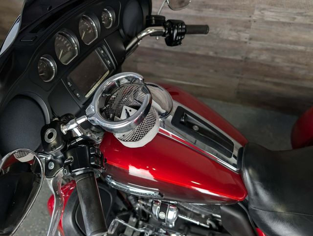 2018 Harley-Davidson FLHTCUTG Triglide Ultra One Owner! - 23018442 - 12