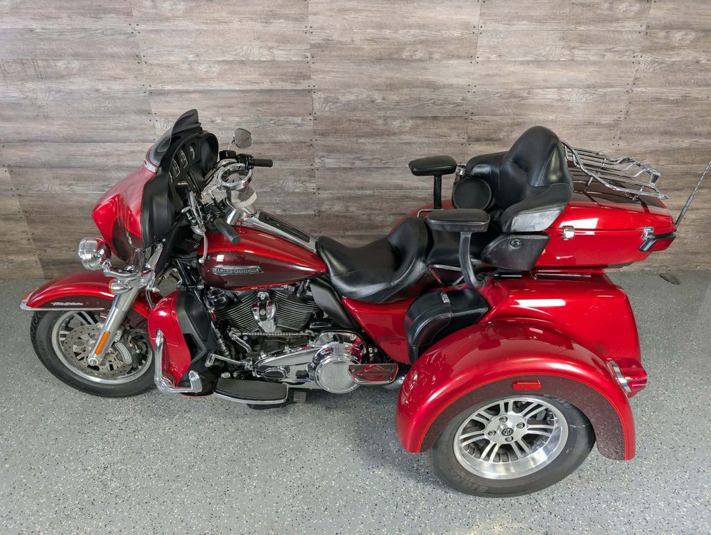 2018 Harley-Davidson FLHTCUTG Triglide Ultra One Owner! - 23018442 - 15