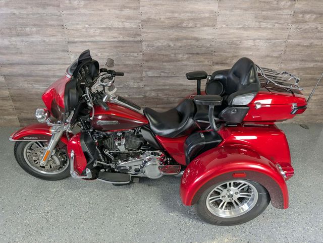 2018 Harley-Davidson FLHTCUTG Triglide Ultra One Owner! - 23018442 - 15