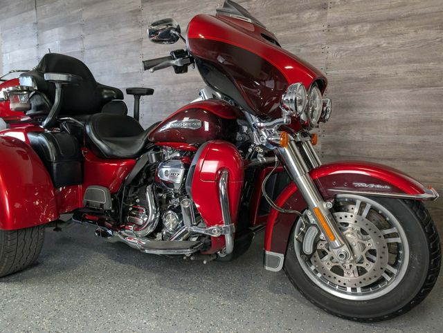 2018 Harley-Davidson FLHTCUTG Triglide Ultra One Owner! - 23018442 - 1