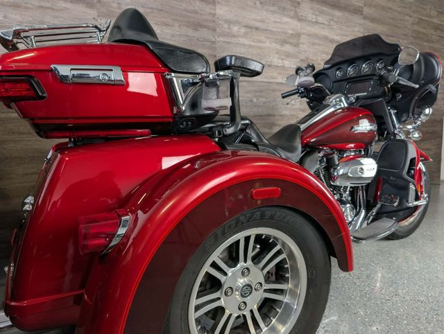 2018 Harley-Davidson FLHTCUTG Triglide Ultra One Owner! - 23018442 - 2