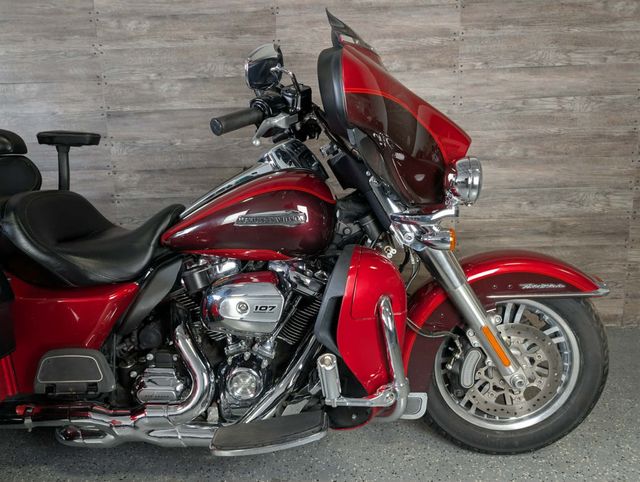 2018 Harley-Davidson FLHTCUTG Triglide Ultra One Owner! - 23018442 - 6