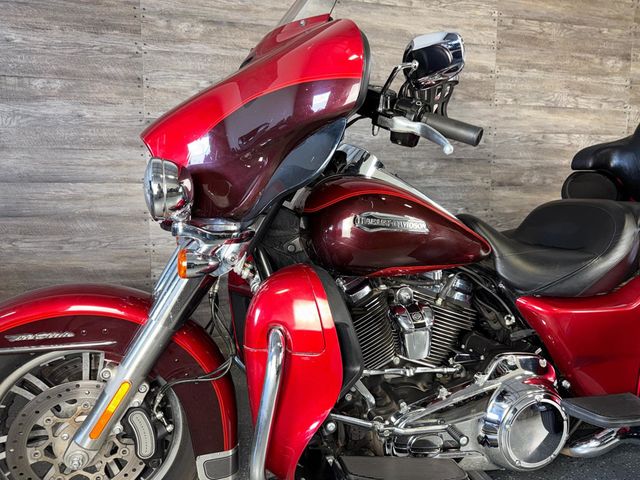 2018 Harley-Davidson FLHTCUTG Triglide Ultra SUPER CLEAN! - 23012052 - 12