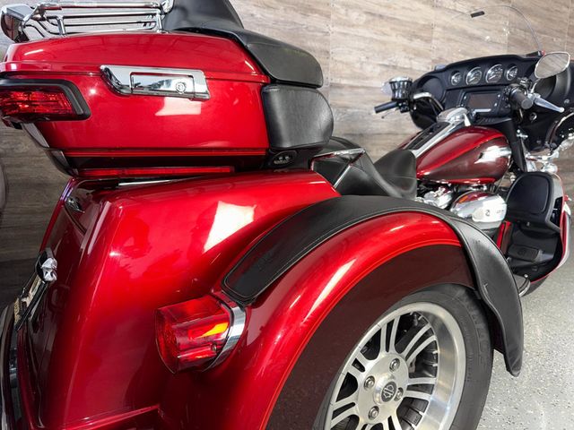 2018 Harley-Davidson FLHTCUTG Triglide Ultra SUPER CLEAN! - 23012052 - 2
