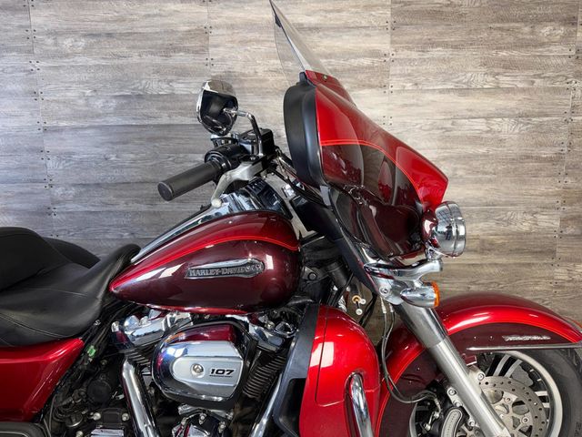2018 Harley-Davidson FLHTCUTG Triglide Ultra SUPER CLEAN! - 23012052 - 3