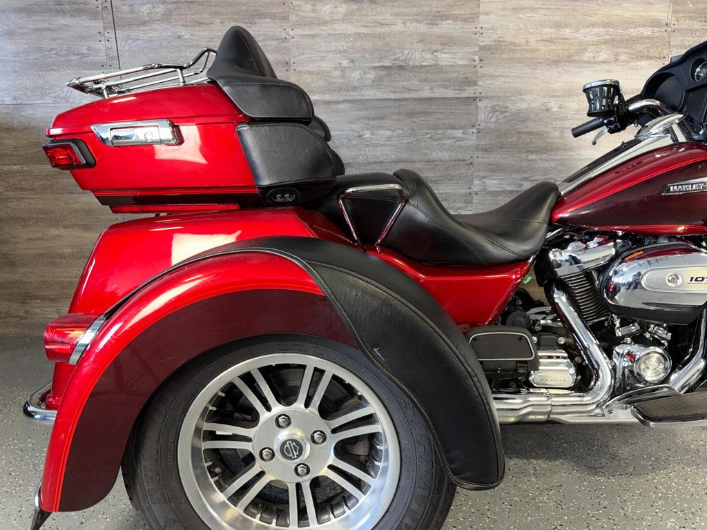 2018 Harley-Davidson FLHTCUTG Triglide Ultra SUPER CLEAN! - 23012052 - 7