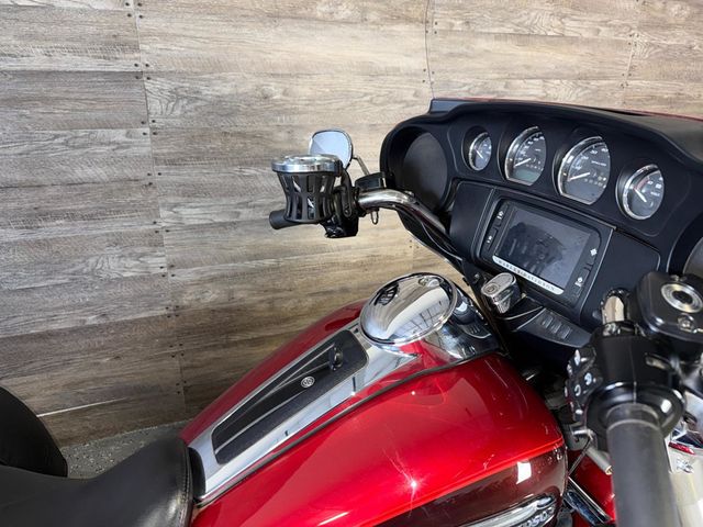 2018 Harley-Davidson FLHTCUTG Triglide Ultra SUPER CLEAN! - 23012052 - 8