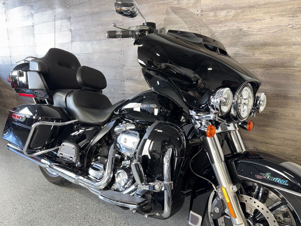 2018 Harley-Davidson FLHTK Ultra Limited One Owner! - 23032320 | Video 2