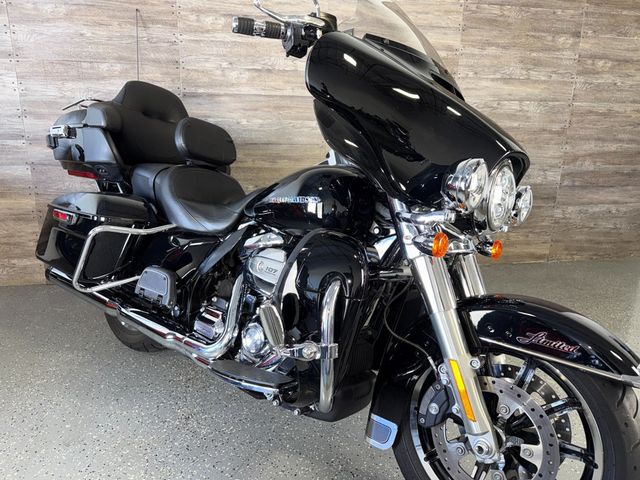 2018 Harley-Davidson FLHTK Ultra Limited One Owner! - 23032320 - 8