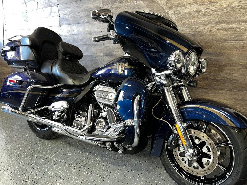 2018 Harley-Davidson FLHTKSE CVO Limited One Owner! - 22742182 - 1