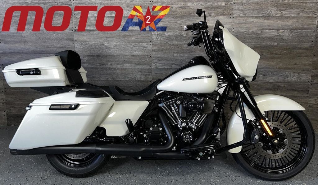 2018 Harley-Davidson FLHXS Street Glide Special Custom! - 22768631 - 0