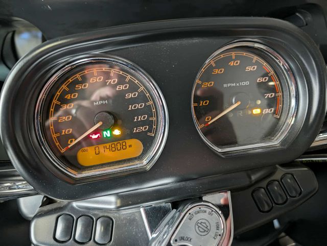 2018 Harley-Davidson FLTRU Road Glide Ultra SUPER CLEAN! - 22955846 - 10