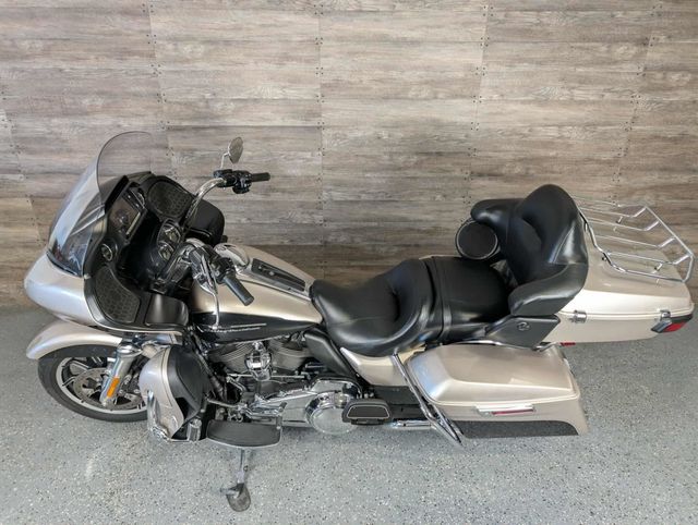 2018 Harley-Davidson FLTRU Road Glide Ultra SUPER CLEAN! - 22955846 - 15