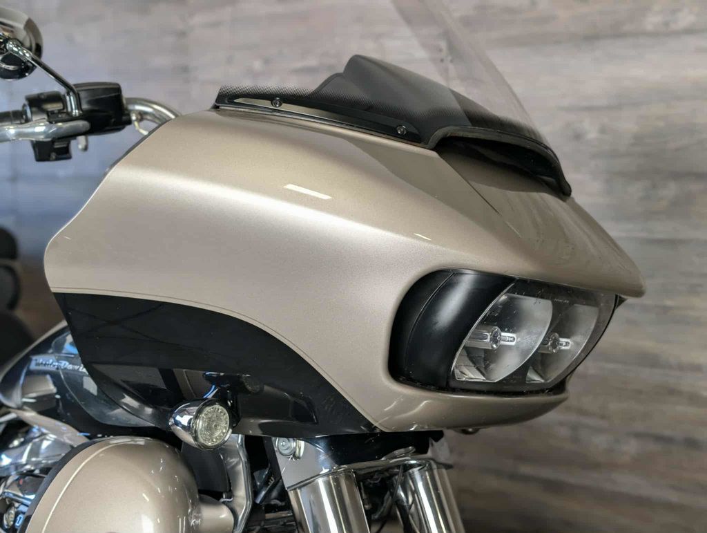 2018 Harley-Davidson FLTRU Road Glide Ultra SUPER CLEAN! - 22955846 - 4