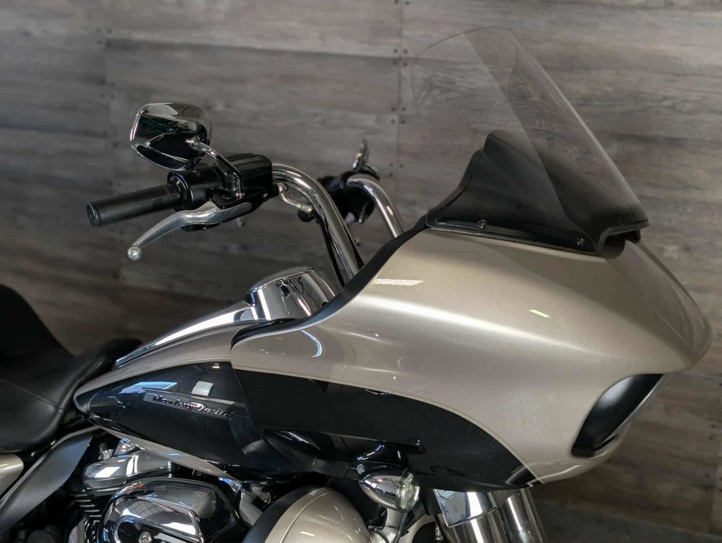 2018 Harley-Davidson FLTRU Road Glide Ultra SUPER CLEAN! - 22955846 - 8