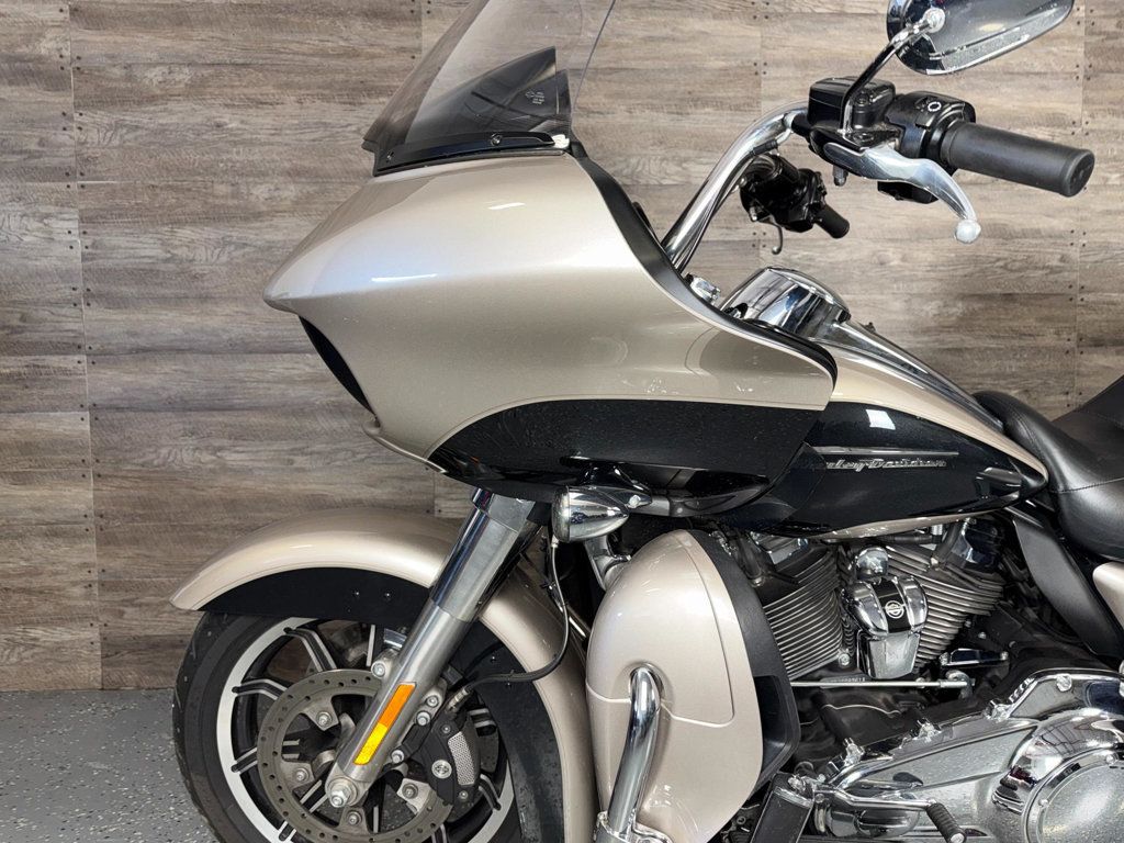 2018 Harley-Davidson FLTRU Road Glide Ultra SUPER CLEAN! - 22976432 - 11
