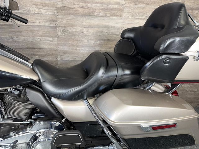 2018 Harley-Davidson FLTRU Road Glide Ultra SUPER CLEAN! - 22976432 - 12