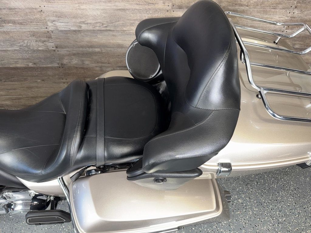 2018 Harley-Davidson FLTRU Road Glide Ultra SUPER CLEAN! - 22976432 - 13