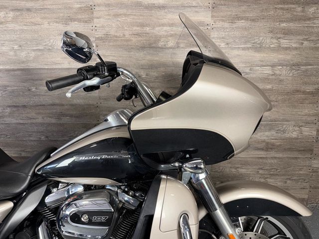 2018 Harley-Davidson FLTRU Road Glide Ultra SUPER CLEAN! - 22976432 - 3